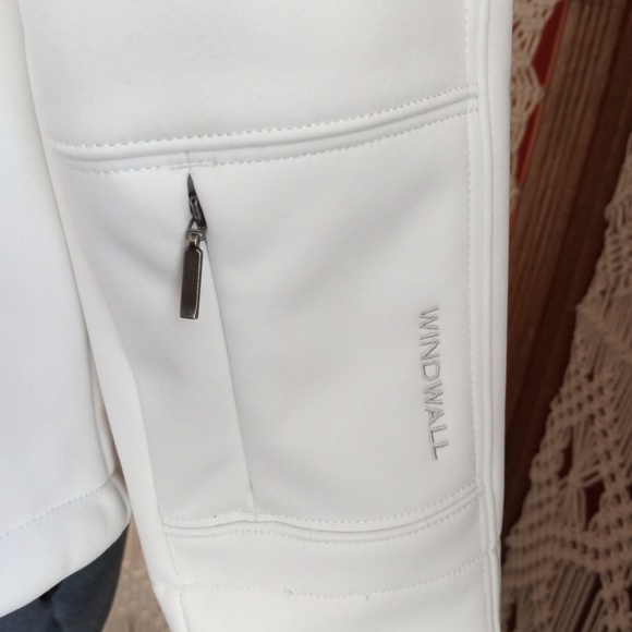 North Face Windwall jacket. - Picture 4 of 11